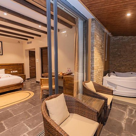 Raniban Retreat Hotel Pokhara Bagian luar foto