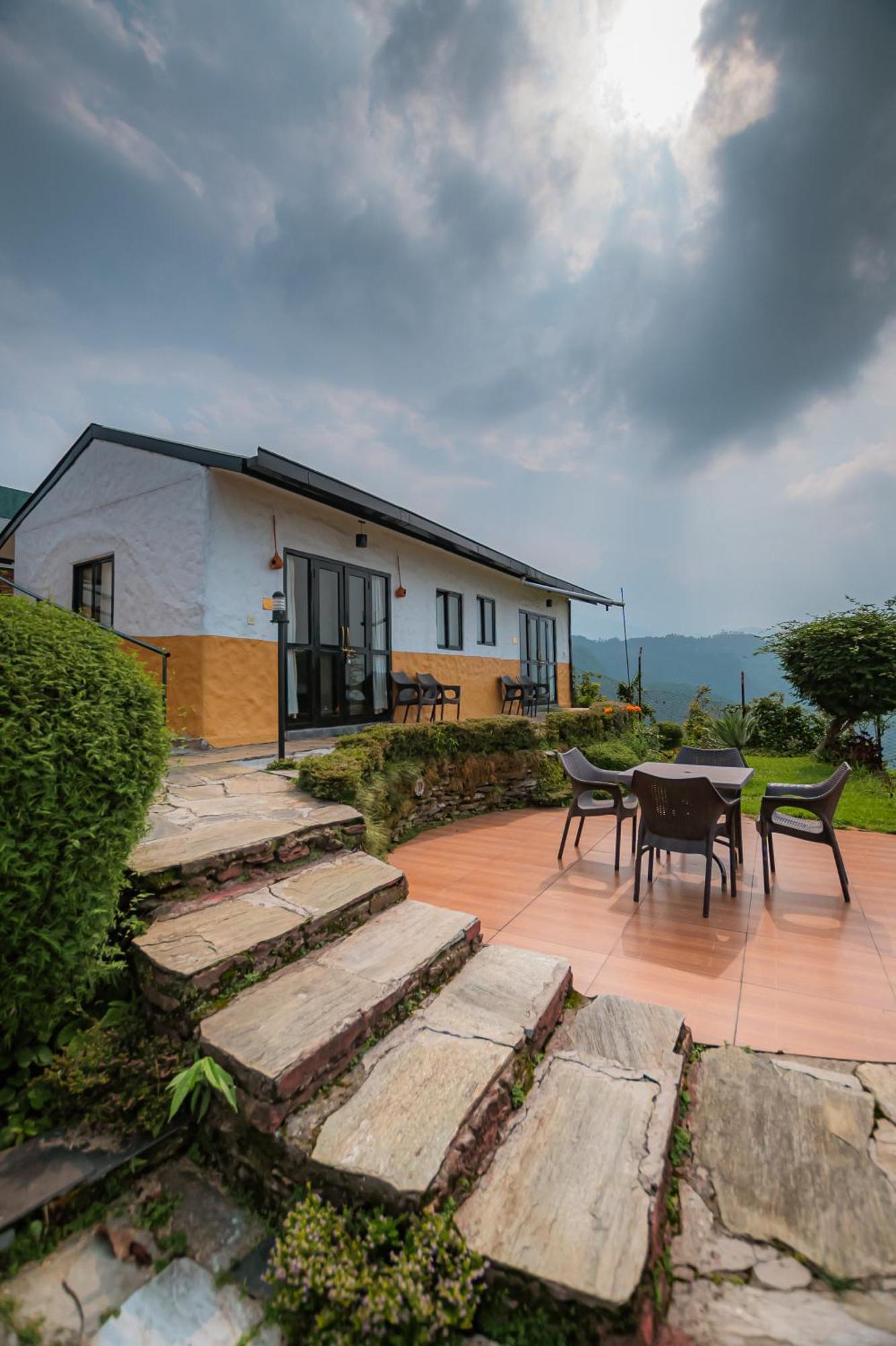 Raniban Retreat Hotel Pokhara Bagian luar foto