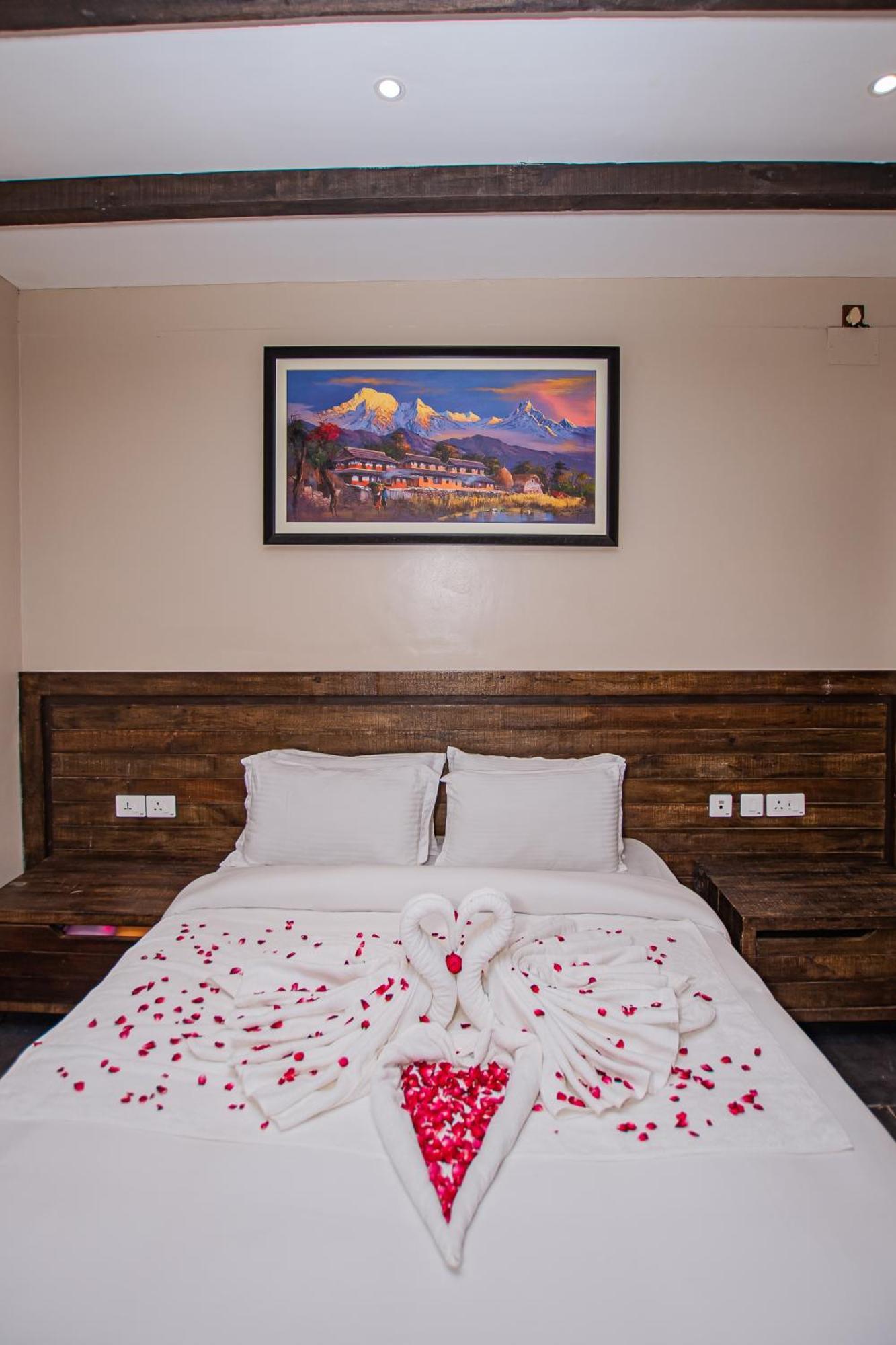 Raniban Retreat Hotel Pokhara Bagian luar foto