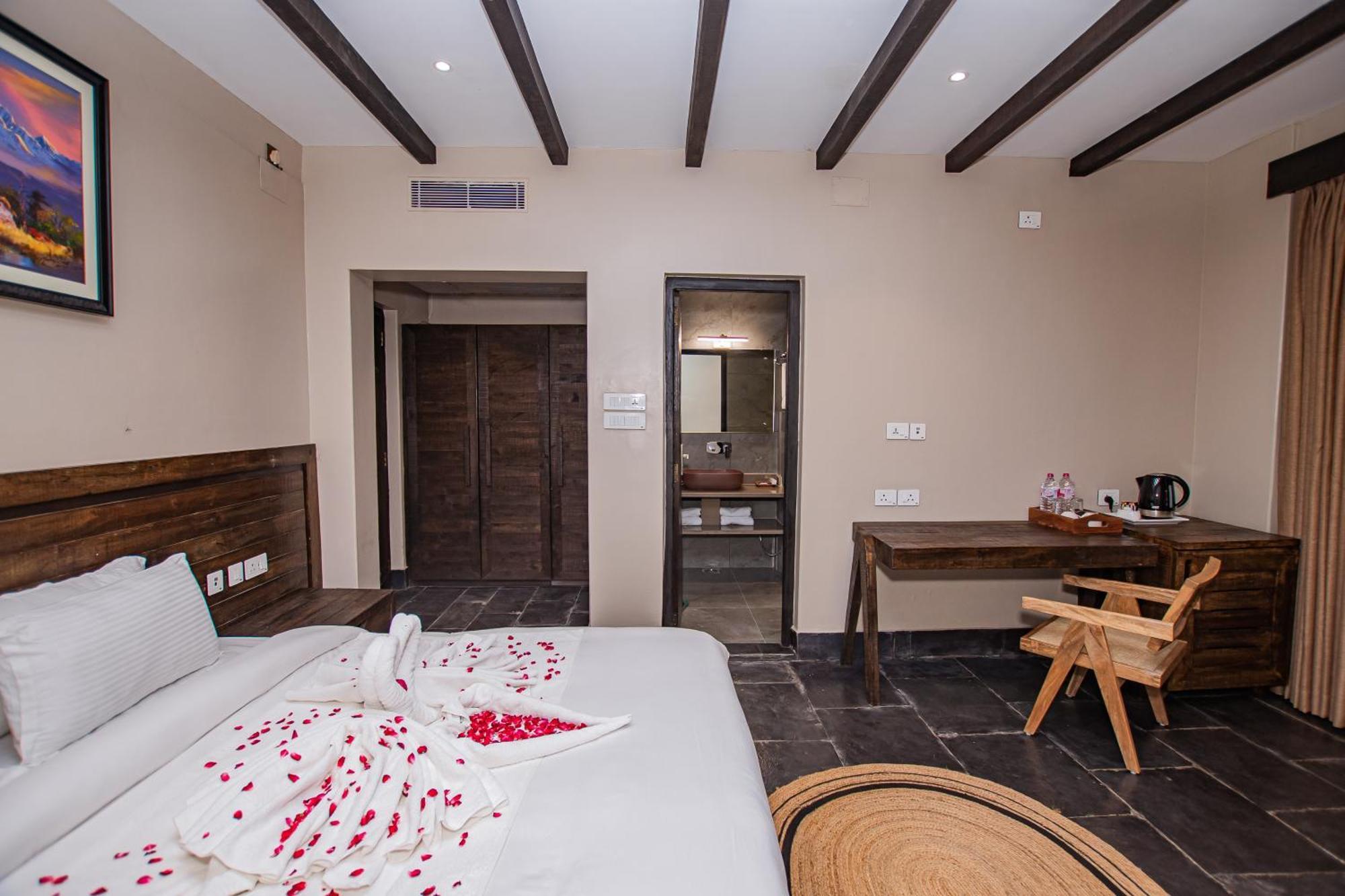 Raniban Retreat Hotel Pokhara Bagian luar foto