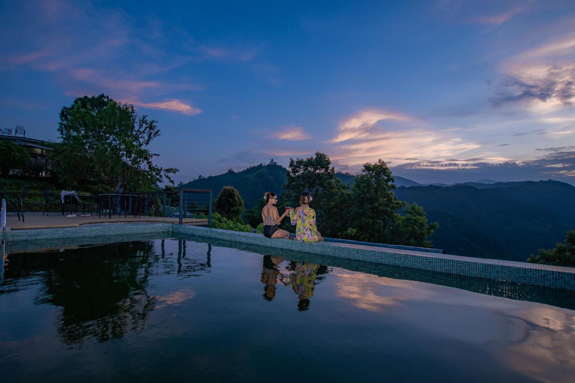 Raniban Retreat Hotel Pokhara Bagian luar foto